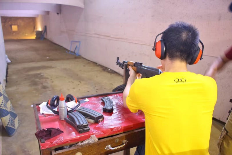 柬埔寨不是只有佛塔还有大海和真枪实弹