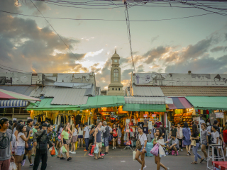 乍都乍周末市场