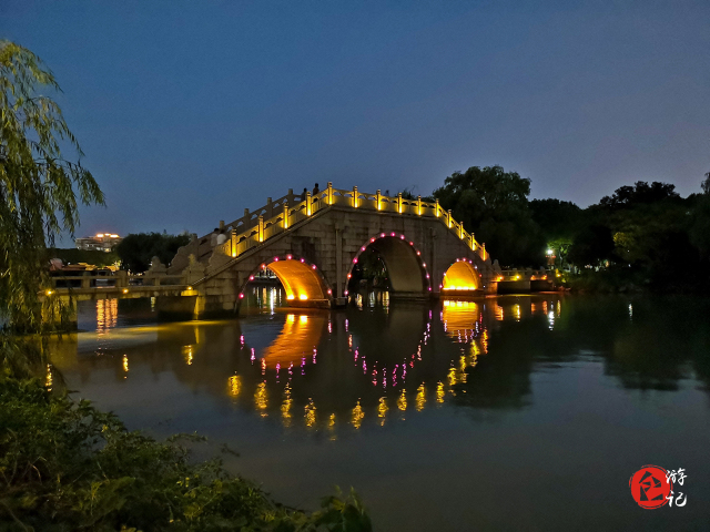 嘉兴南湖风景区                      (烟雨桥