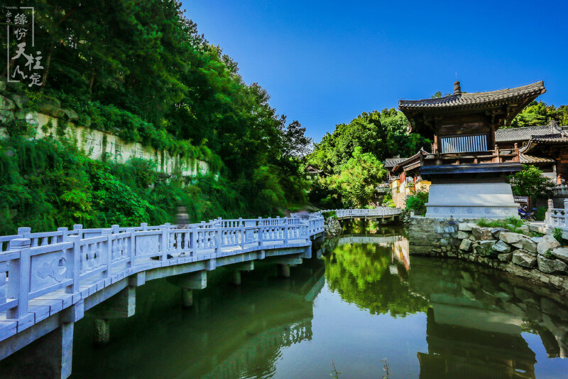      山谷流泉文化园