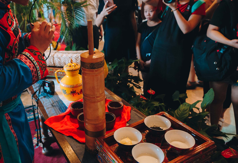 酥油茶制作过程图片图片