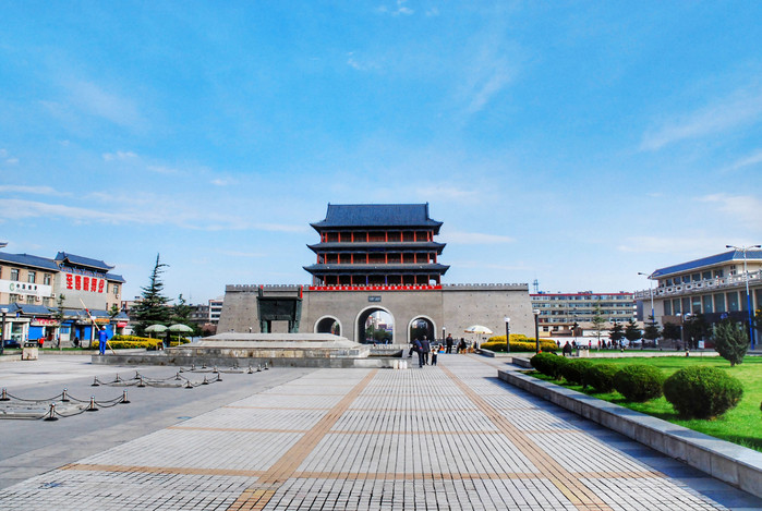 武威古称凉州,雍州,姑臧,是古西北首府,五朝古都,又称雍凉之都,天下要