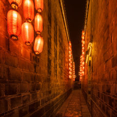 中国新年中的成都锦里古街夜景