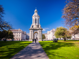 圣三一学院图书馆