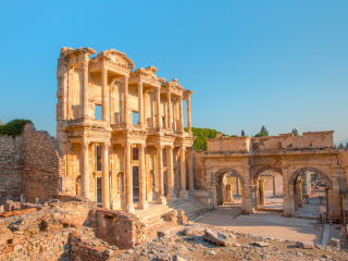 塞尔苏斯图书馆