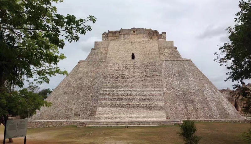 隐于密林的玛雅文明遗址乌斯马尔遗址temples