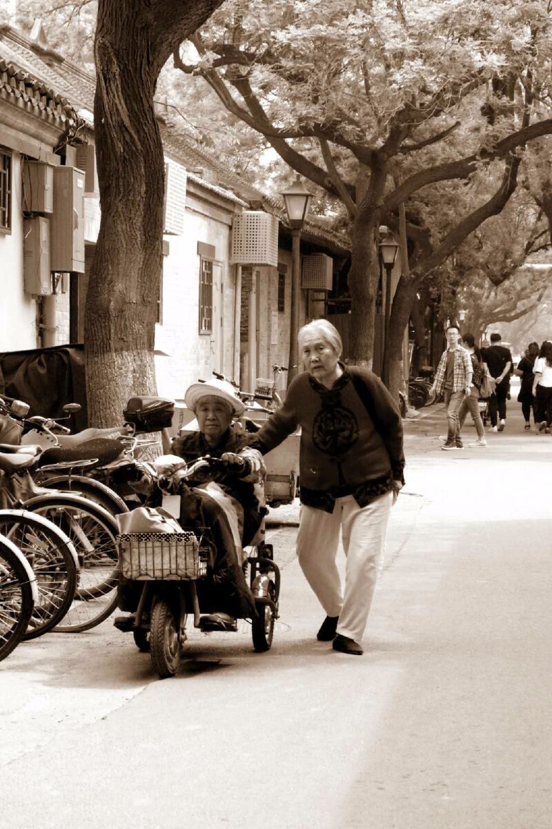 漫步在京城最文艺胡同五道营遇见久违的人情味儿