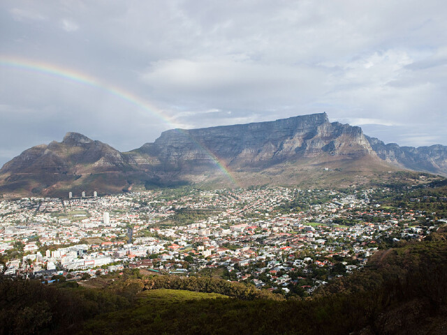 南非+迪拜7晚10日游 3晚开普敦住宿,参观葡萄
