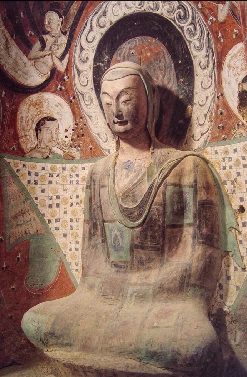 今天游玩的景点是鸣沙山月牙泉,一方面为了避开敦煌炎热的太阳