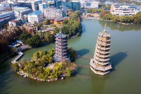 <桂林-漓江-阳朔3日游>精致小团，50标澳门酒家，四星级漓江船，遇龙河漂流，城徽象山，乐享美食，赠接送站（当地游）