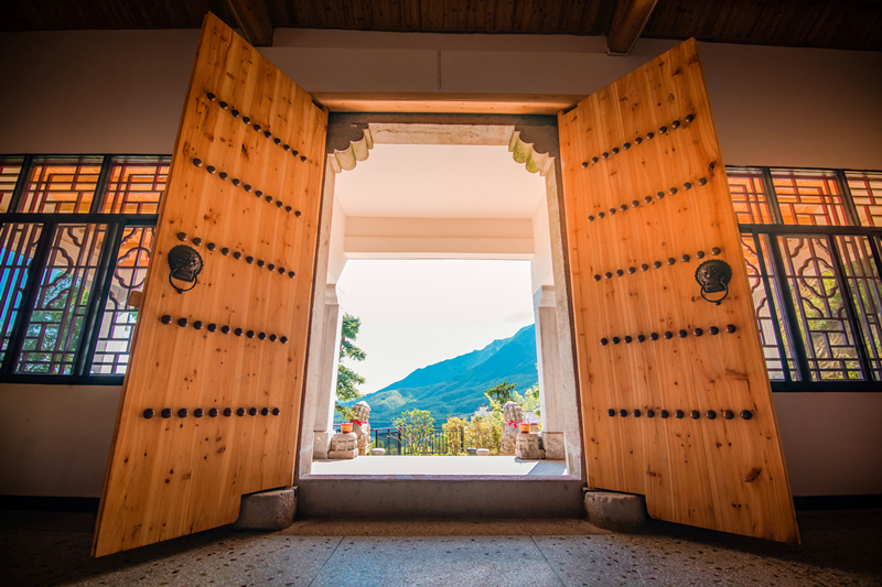 一对父子5000万造了5栋民宿,还原了儿时梦想中的幕阜山居图