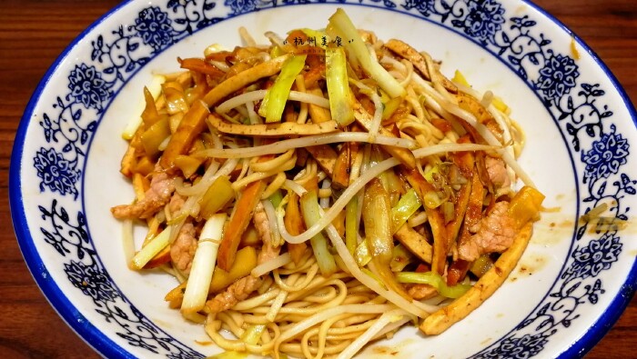 儿,蒜苔,豆芽,软脆结合还是不错的               【价格】肉丝拌川