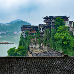 中国 湖南 湘西 芙蓉镇 王村 王村芙蓉镇 青山绿水 山顶 吊脚楼 云雾 1 景点模块