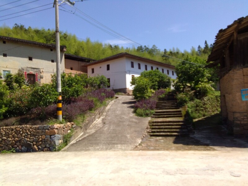 瞻仰当代杰出的高僧圆瑛法师的故居