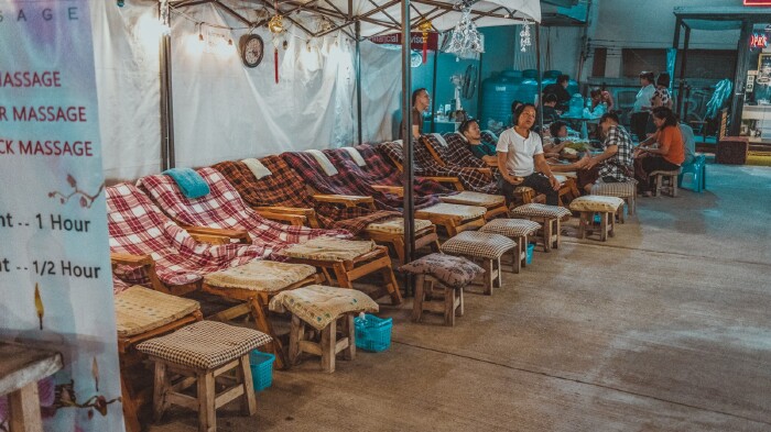 街边按摩好像已经成了夜市标配了
