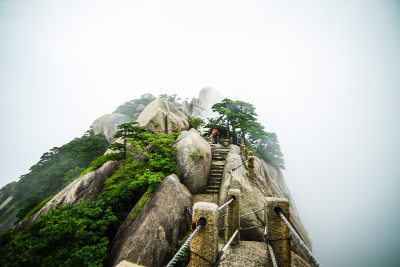 #旅行中的丰言锋语#三天两晚一品徽州,在黄山天都峰的五年之约_黄山游