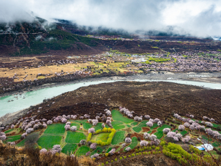 雅鲁藏布大峡谷