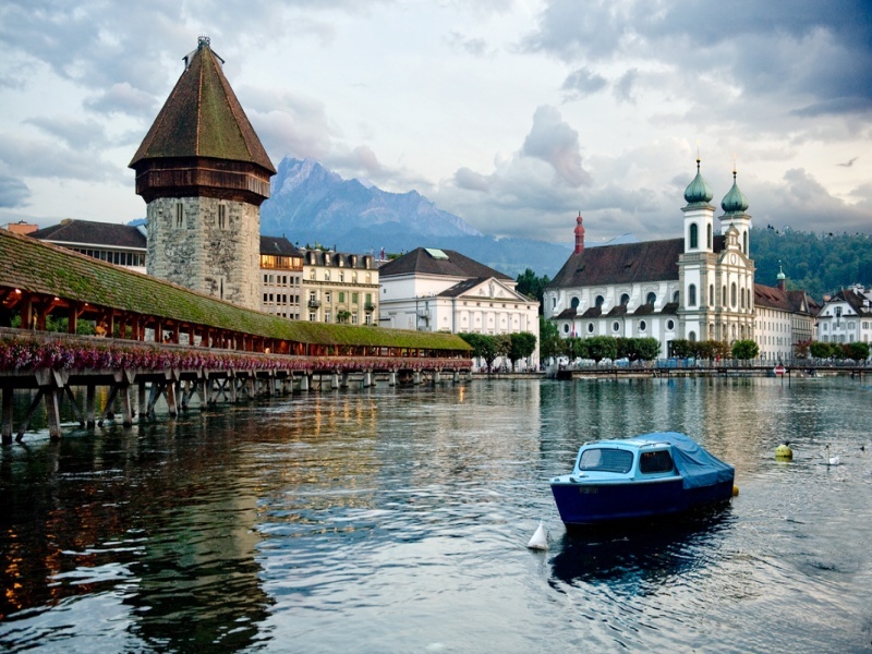 欧洲8国10晚13日游 德国最古老的大学,新天鹅