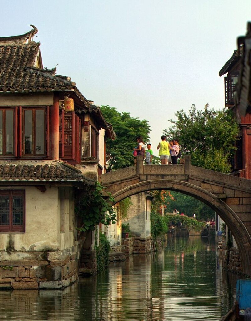 粉墙黛瓦和小桥流水构成的周庄,也是一种禅境,是物化了的精神家园