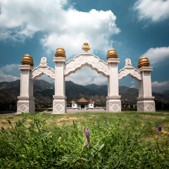 内蒙古夏季美岱召寺院大门