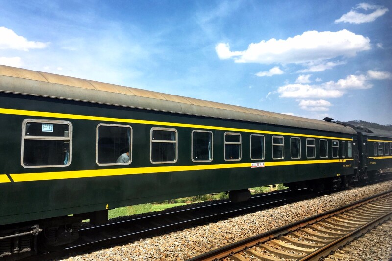 今天将搭乘久违的绿皮火车出发去大理,105元下铺,5个半小时,睡睡躺躺