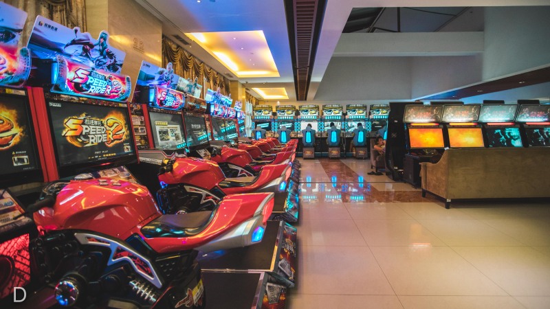 盘锦:紫澜门温泉度假城这是一家温泉酒店,里面有温泉,酒吧,书屋,电玩