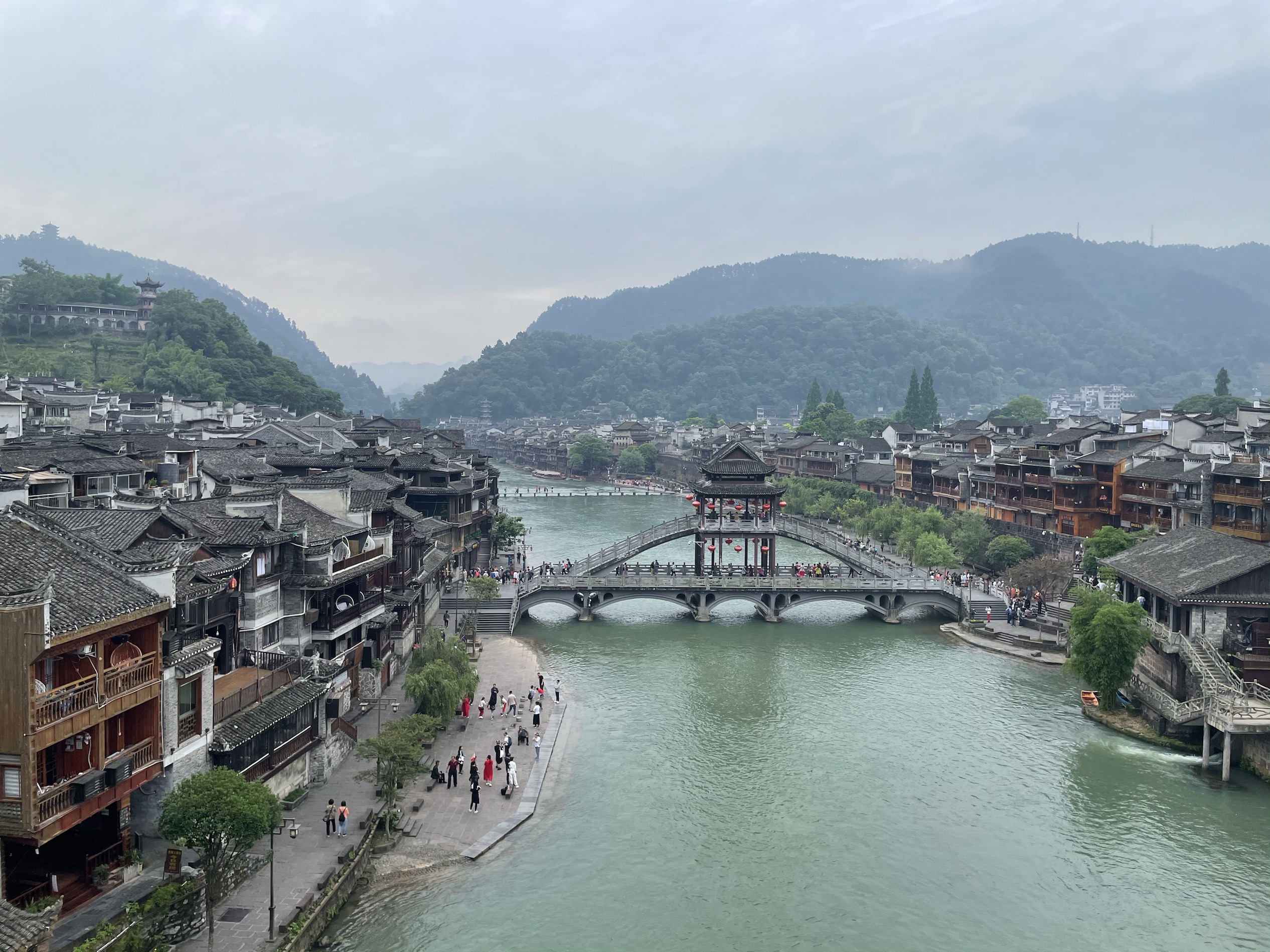  長沙-張家界大峽谷-玻璃橋-天門山玻璃棧道-鳳凰古城雙飛5日遊>專車