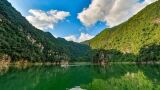 金秀圣堂湖生态旅游景区