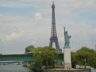 巴黎自由女神像