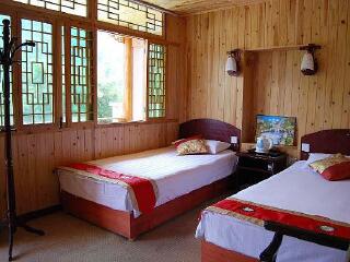 海螺沟木林森村温泉酒店温泉