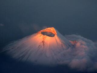 帕里库廷火山