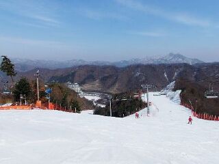 伊利希安江村度假村滑雪场