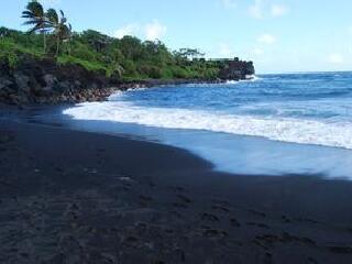 夏威夷黑沙滩