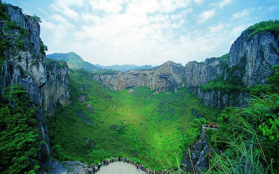 觀樓白塔僰人懸棺1少峨山風景區2花千谷秘密花園3蜀南竹海4宜賓興文石