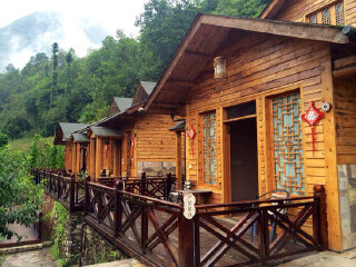 海螺沟木林森村温泉酒店温泉