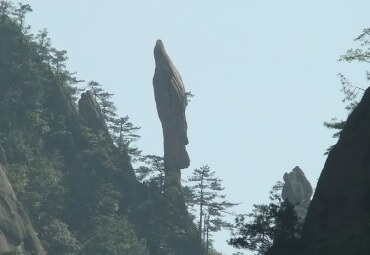 仙人踩高跷图片