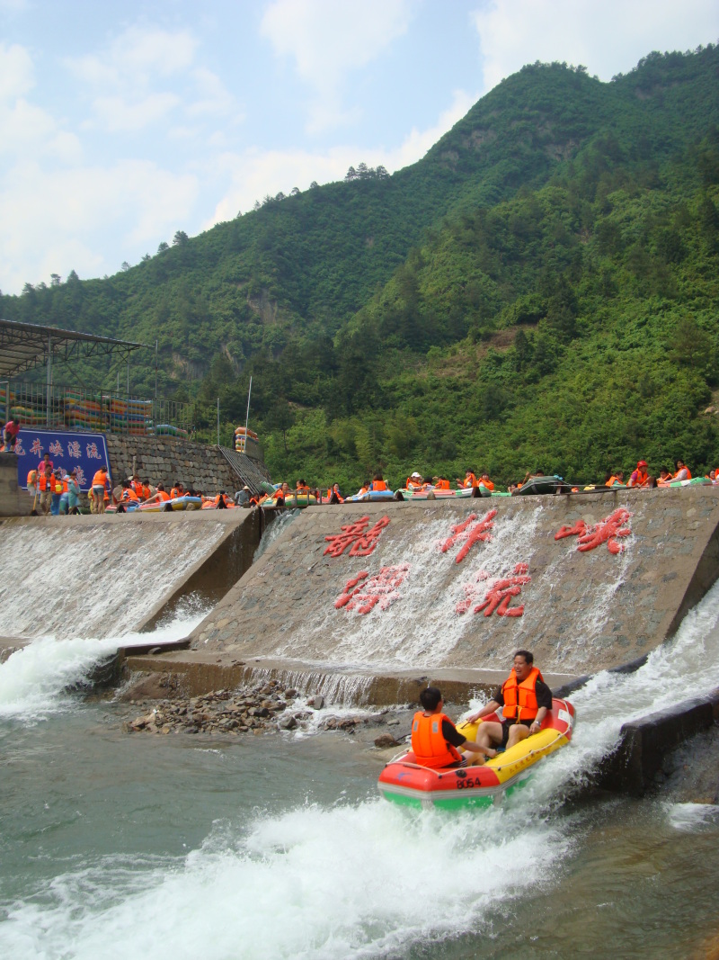 浙江 杭州 临安市 龙井峡漂流