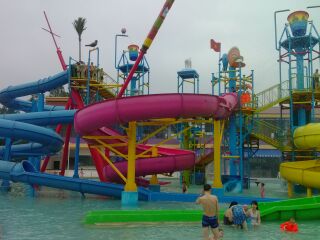 悦兮半岛水上乐园