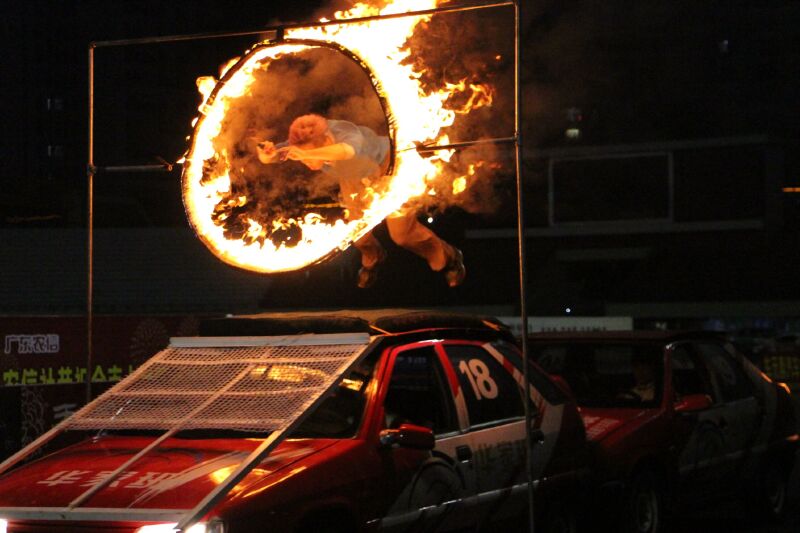 巽寮湾华家班汽车特技表演