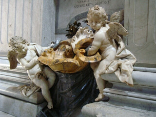 贝尔维德勒的中庭