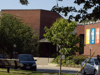 汤姆托马斯美术纪念馆