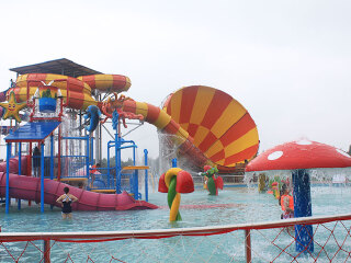 悦兮半岛水上乐园