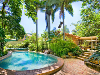 克拉玛依市游泳馆