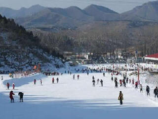 玉龙湾·乐酷滑雪小镇