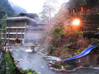 龙胜中心温泉浴