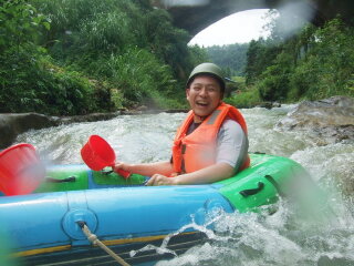 老虎谷暗河漂流