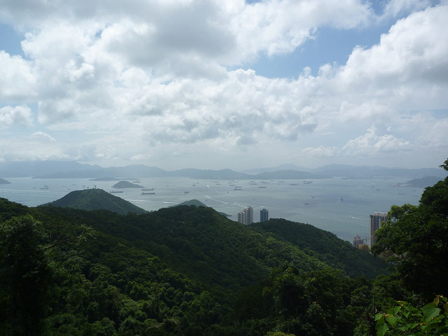 之後前往【太平山】觀景臺觀賞香港全景遊玩時長:約20分鐘下午景點