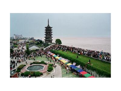 白石坛广场旅游攻略