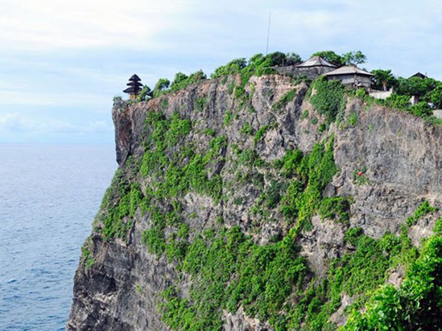  巴厘島機票 當地4晚6遊>五星鷹航,藍夢島出海(含浮潛), 烏魯瓦圖斷崖