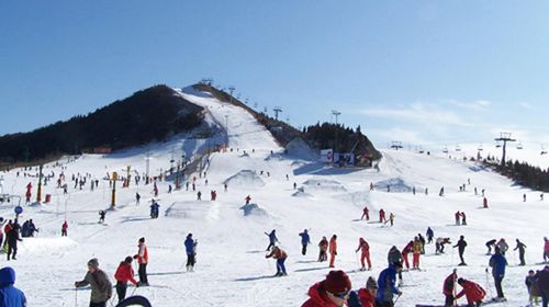 单县浮龙湖滑雪场图片